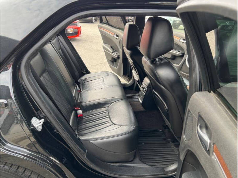 2016 Chrysler 300 C Platinum