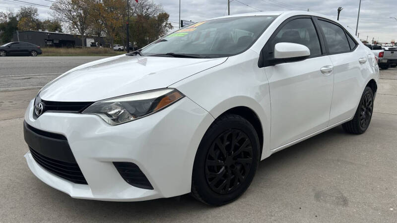 2014 Toyota Corolla LE's photo