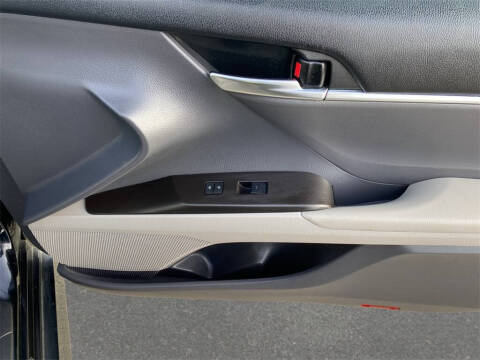 2021 Toyota Camry Hybrid LE