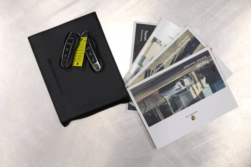 2022 Porsche Taycan 4 Cross Turismo