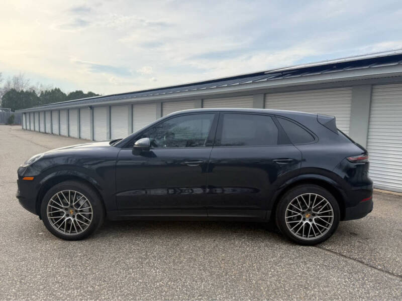 2023 Porsche Cayenne Platinum Edition