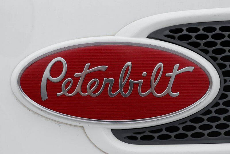 2020 Peterbilt 348