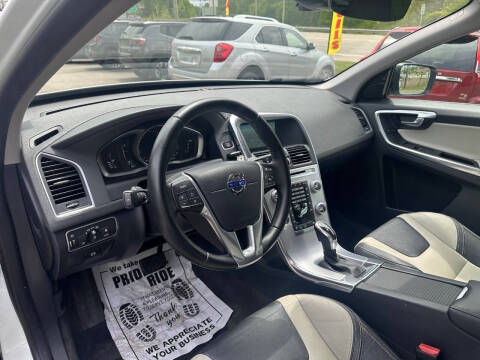 2017 Volvo XC60 T6 Dynamic