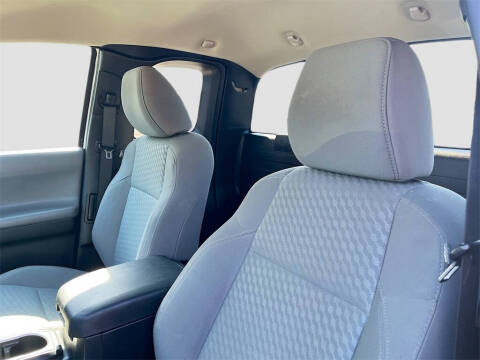 2022 Toyota Tacoma SR