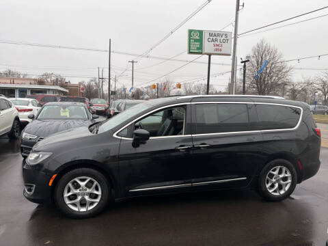 2017 Chrysler Pacifica Touring-L Plus