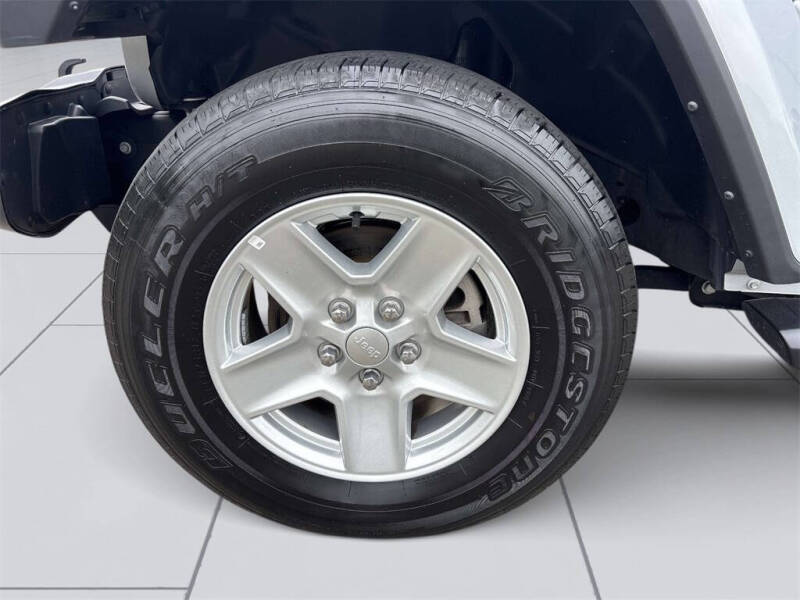 2023 Jeep Gladiator Sport