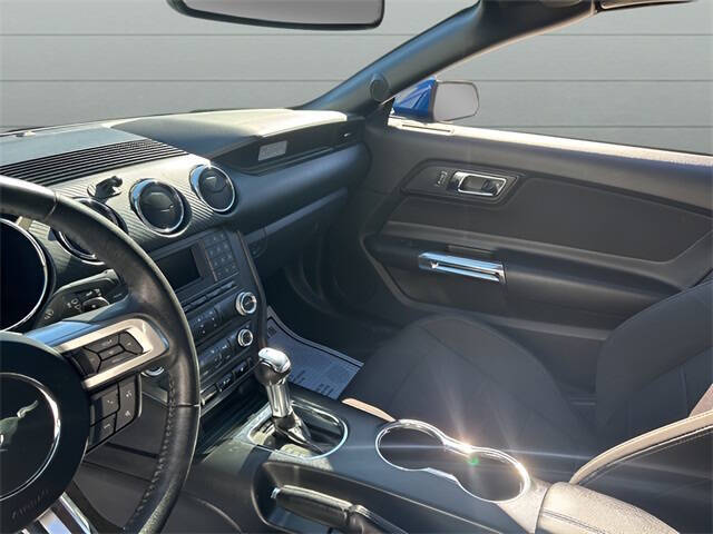 2017 Ford Mustang V6