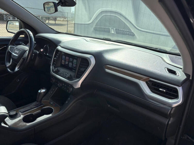 2017 GMC Acadia SLE-2