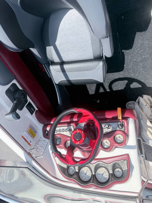 2003 Glastron GX185
