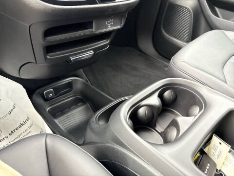 2026 Chrysler Voyager LX