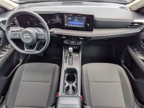 2025 Nissan Kicks S