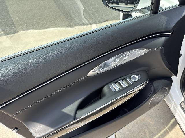 2025 Genesis GV70 2.5T Standard