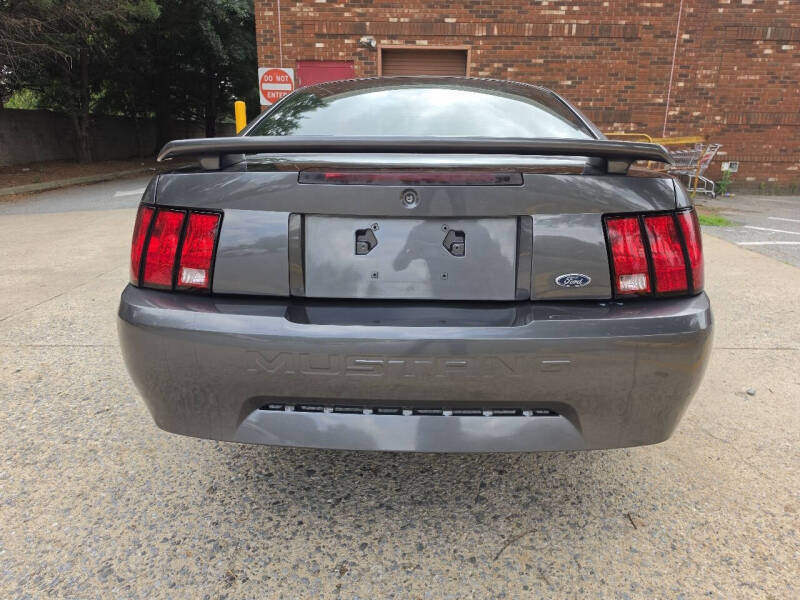 2004 Ford Mustang