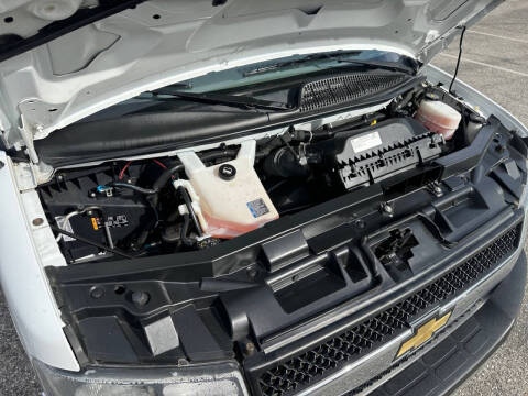 2023 Chevrolet Express 2500