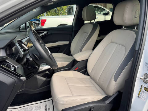 2024 Audi Q4 e-tron quattro Premium Plus 55