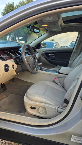 2011 Ford Taurus SEL