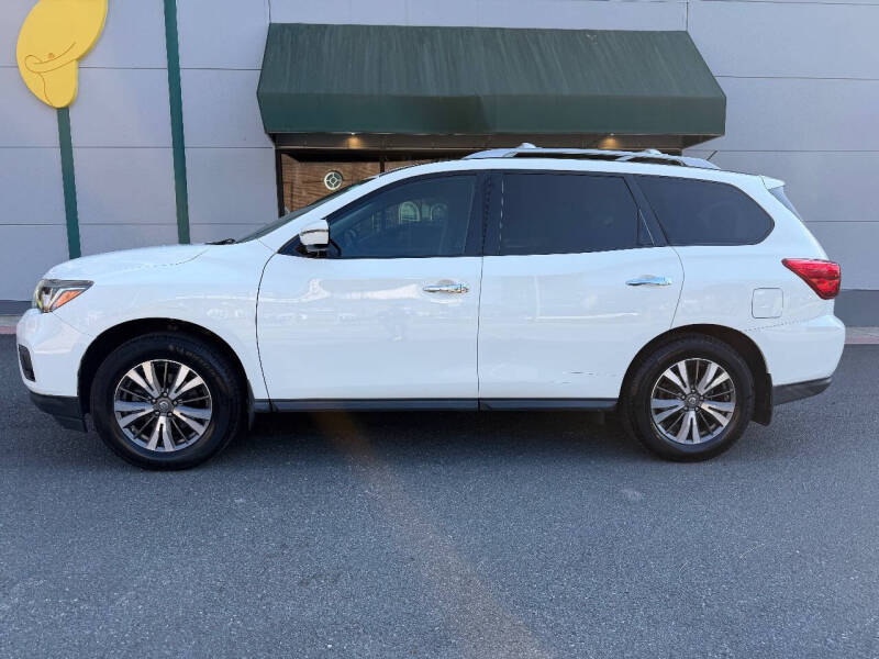 2017 Nissan Pathfinder SV