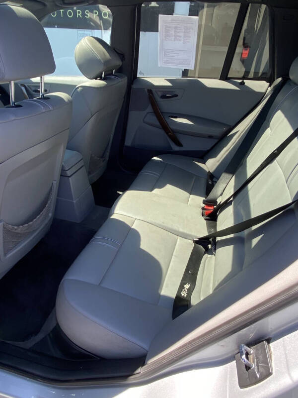 2004 BMW X3 2.5i