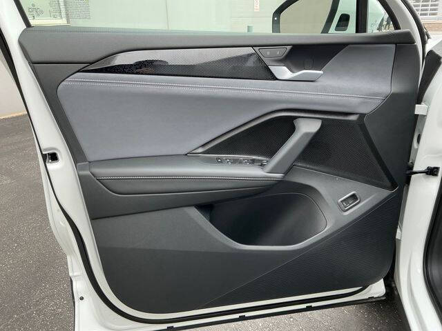 2025 Volkswagen Tiguan SE 4Motion