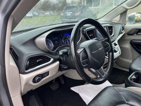 2020 Chrysler Pacifica Touring L