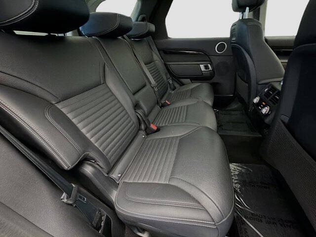 2024 Land Rover Discovery P300 S