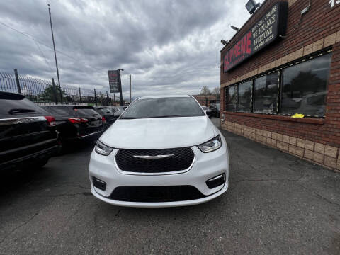 2026 Chrysler Pacifica Select