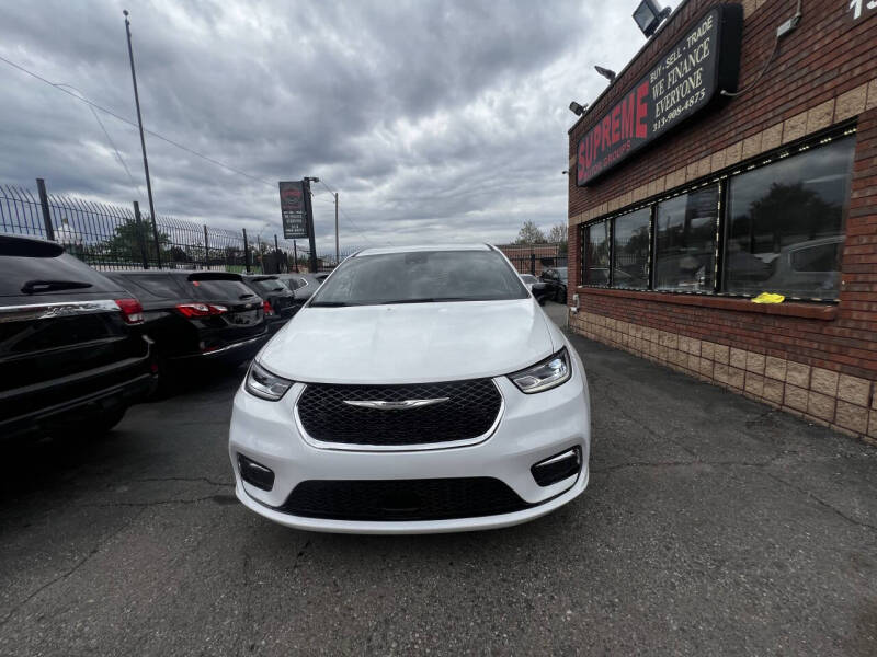 2026 Chrysler Pacifica Select