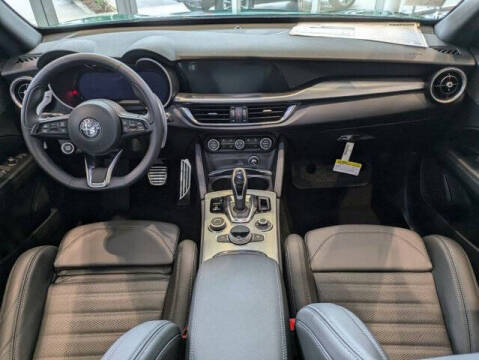 2025 Alfa Romeo Stelvio