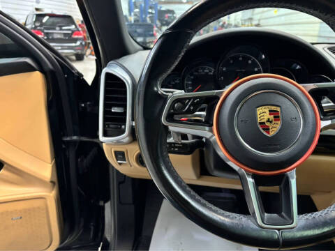2017 Porsche Cayenne Platinum Edition