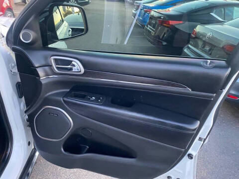 2017 Jeep Grand Cherokee Summit