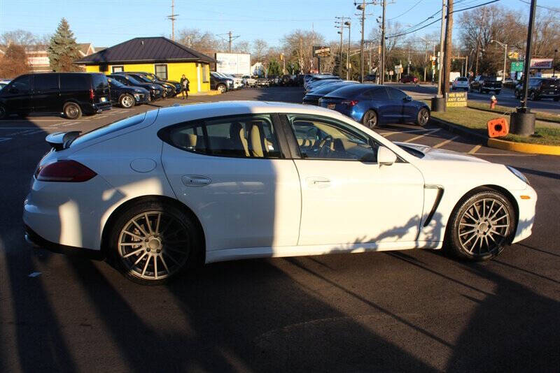 2015 Porsche Panamera 4