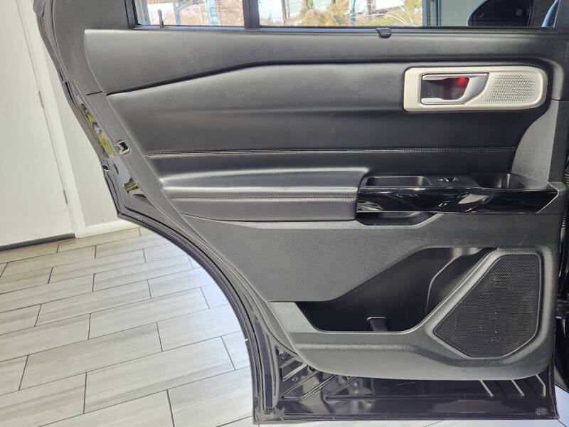 2022 Ford Explorer Hybrid Platinum