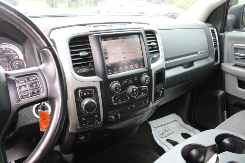 2017 RAM 1500 SLT