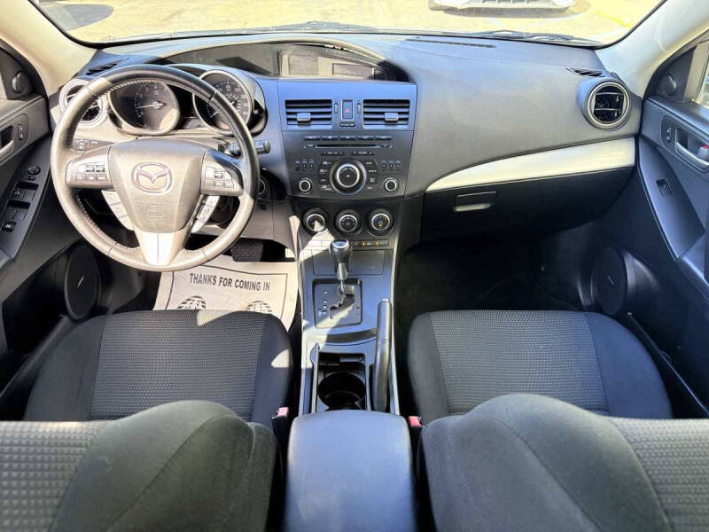 2013 Mazda MAZDA3 i Touring