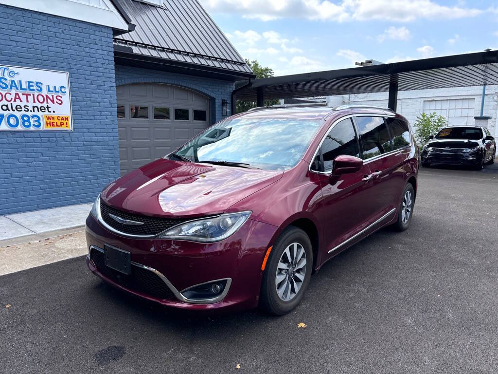 2020 Chrysler Pacifica for sale at Michael Johnson @ Allens Auto Sales Hopkinsville in Hopkinsville, KY