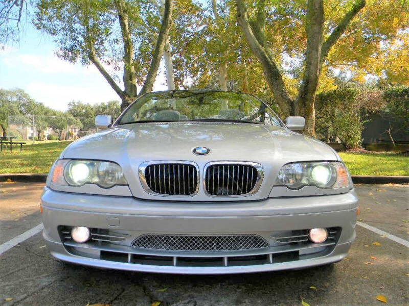 2002 BMW 3 Series Base photo 2