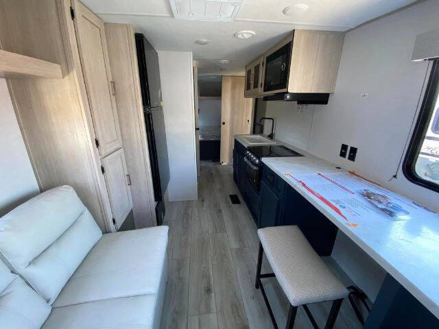 2024 Prime Time RV Avenger