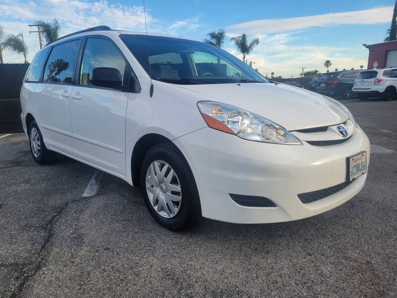 2008 Toyota Sienna LE 7-Passenger