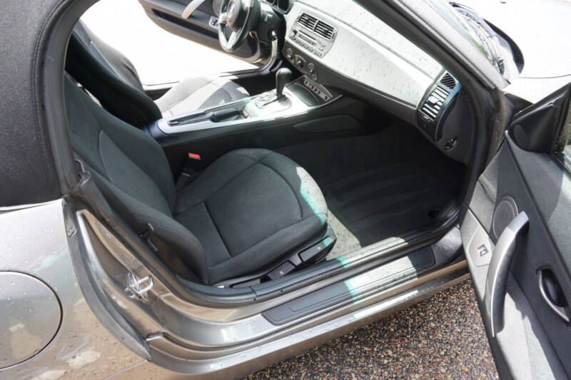 2004 BMW Z4 2.5i