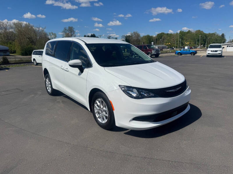 2023 Chrysler Voyager LX