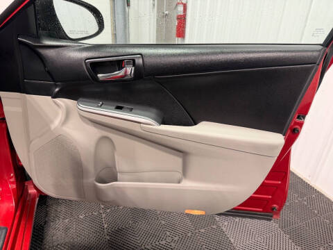 2014 Toyota Camry Hybrid LE