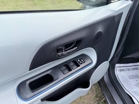 2013 Toyota Prius c Three