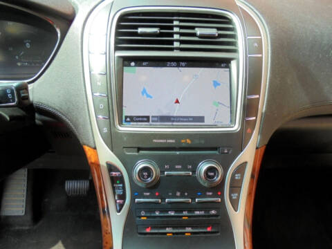 2019 Lincoln Nautilus Select