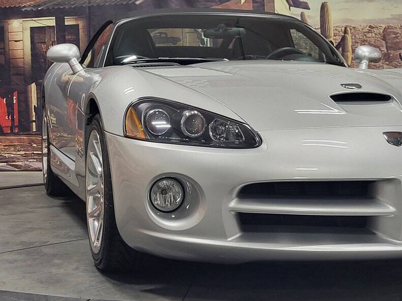 2005 Dodge Viper SRT-10