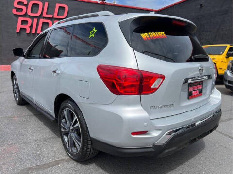 2020 Nissan Pathfinder Platinum