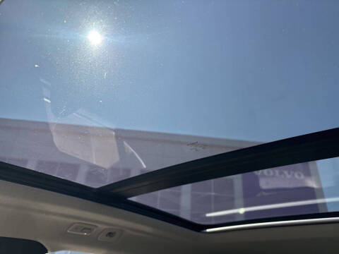 2023 Volvo XC40 B5 Plus Bright Theme