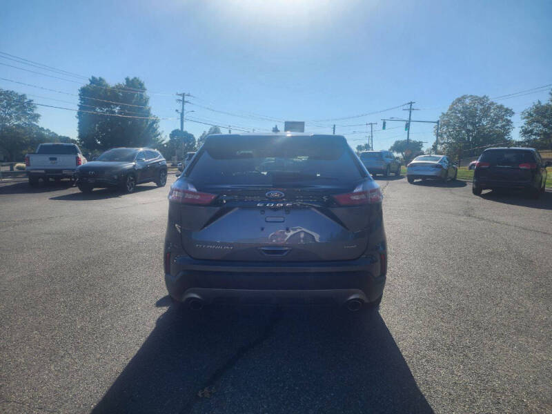 2024 Ford Edge Titanium