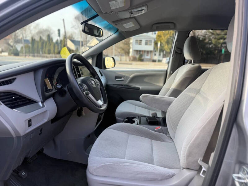 2017 Toyota Sienna
