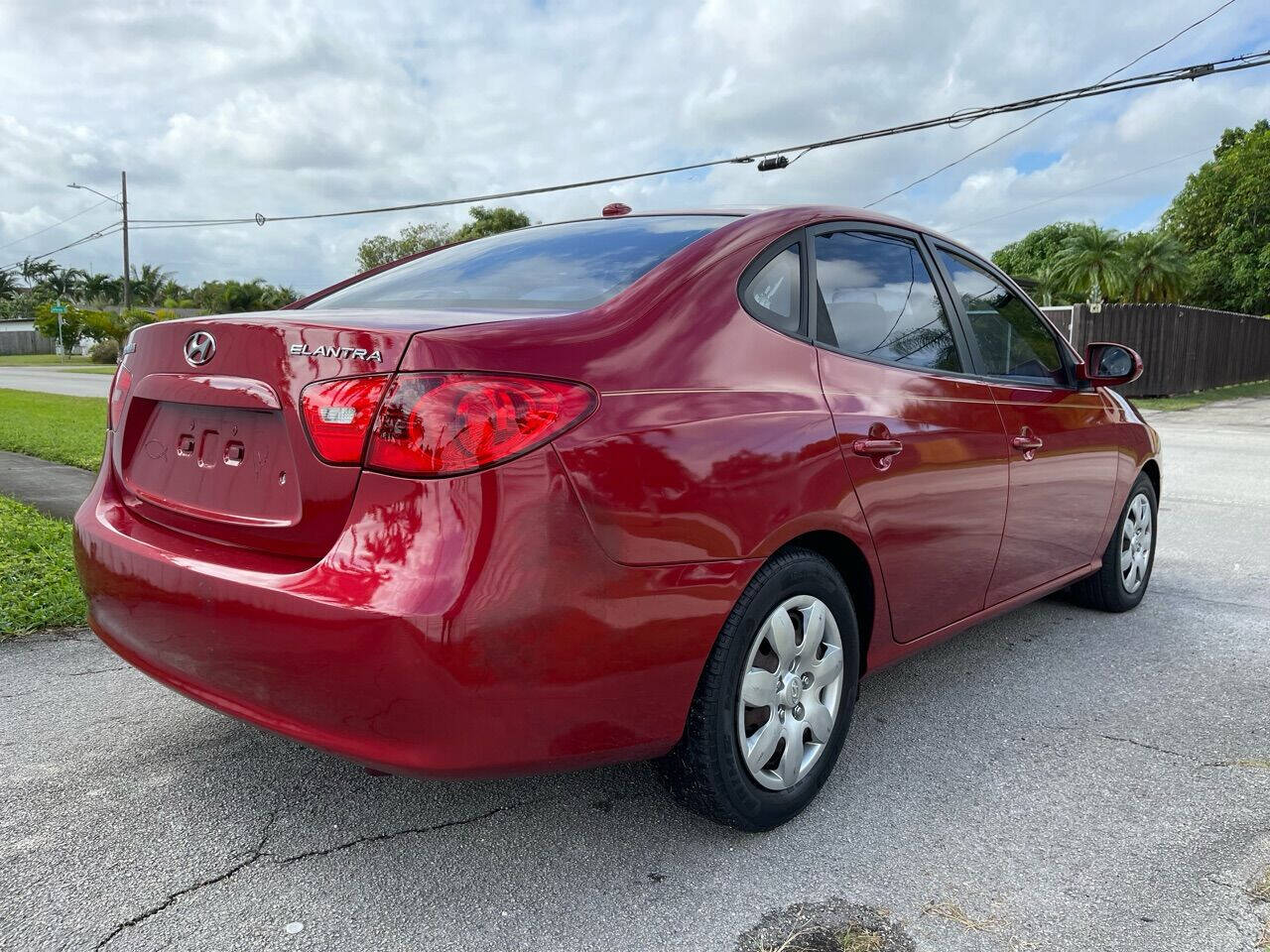 2008 HYUNDAI Elantra Sedan - $4,300