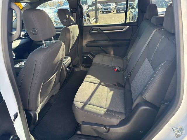 2025 GMC Acadia Elevation